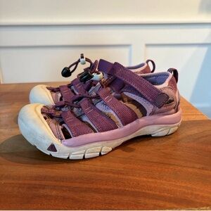 KEEN Kid’s Newport H2 Water Hiking Outdoors Comfort Shoes Sandals Purple Size 1